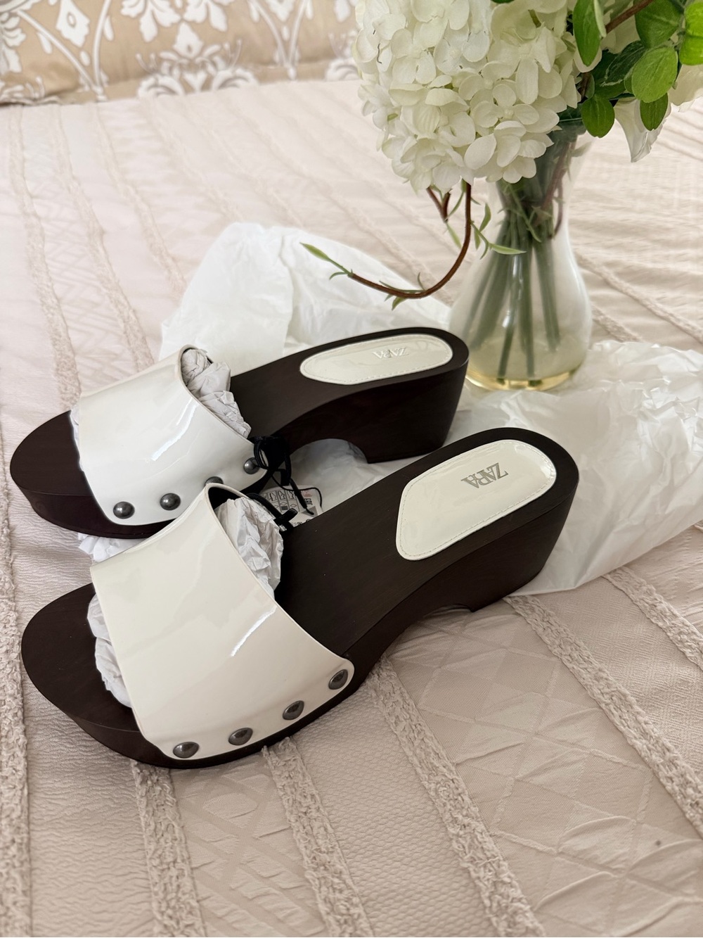 Zara White Patent Leather Platform Mules with Dark Wood-Look Sole